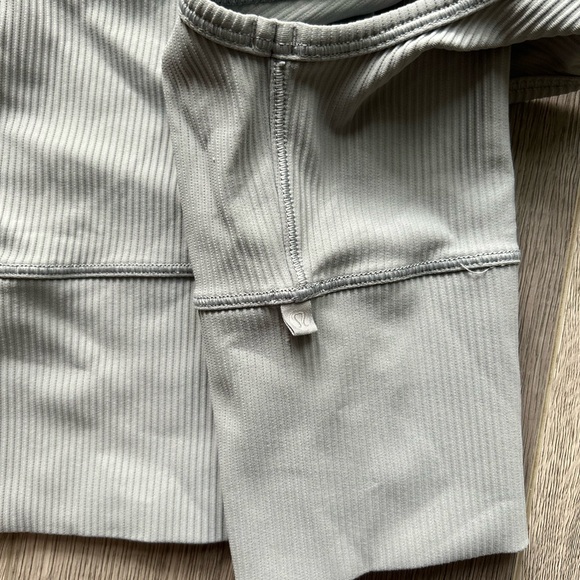 EUC Lululemon Power Pivot Ribbed Tank Top in Rhino Grey - Picture 3 of 5